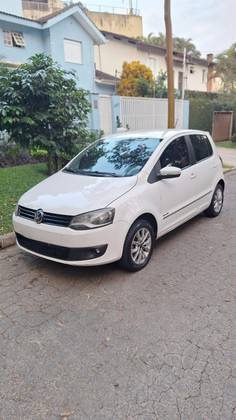 VOLKSWAGEN FOX 1.6 MI HIGHLINE 8V FLEX 4P MANUAL VOLKSWAGEN FOX 1.6 MI HIGHLINE 8V FLEX 4P MANUAL